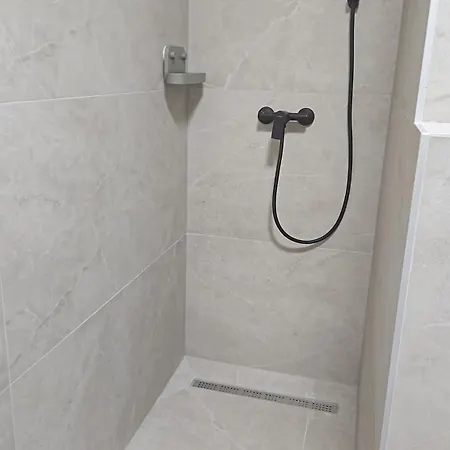 Lendas & Gostinjska kuća 3*