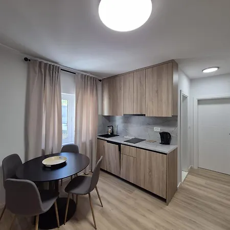 Lendas & Gostinjska kuća 3*