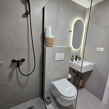 Lendas & Pensjonat Baška Voda