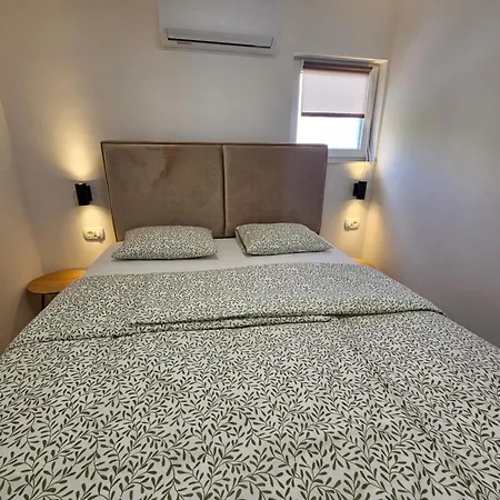 Pensjonat Lendas & Baška Voda