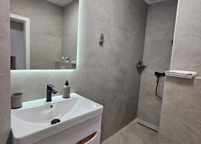 Lendas & 3* Baška Voda